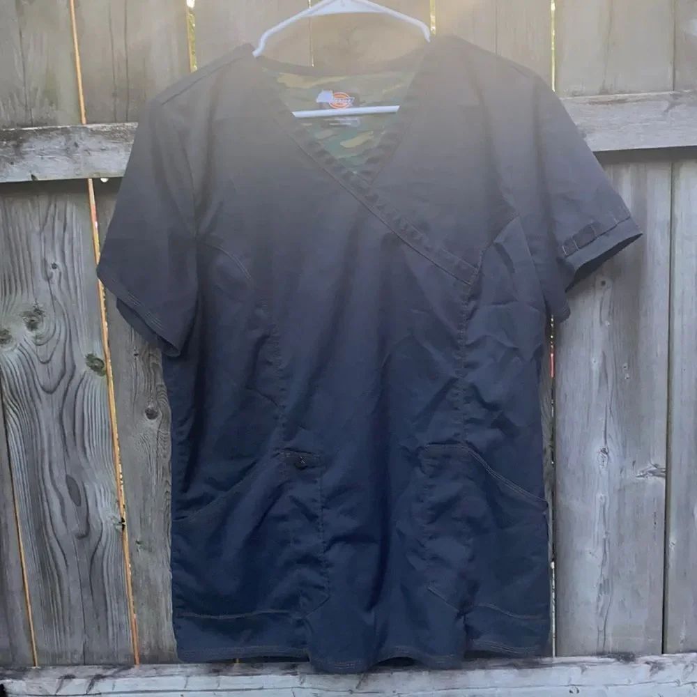 Dickies gray scrub top sz. L